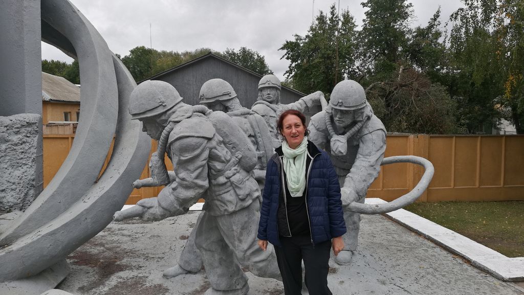 Pomník hasičům ve městě Černobyl